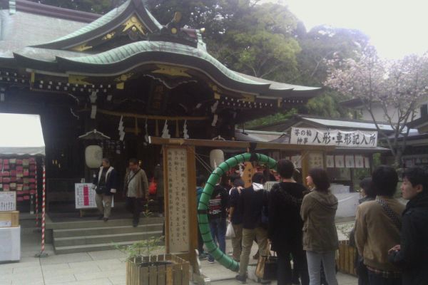 江ノ島神社茅の輪くぐり